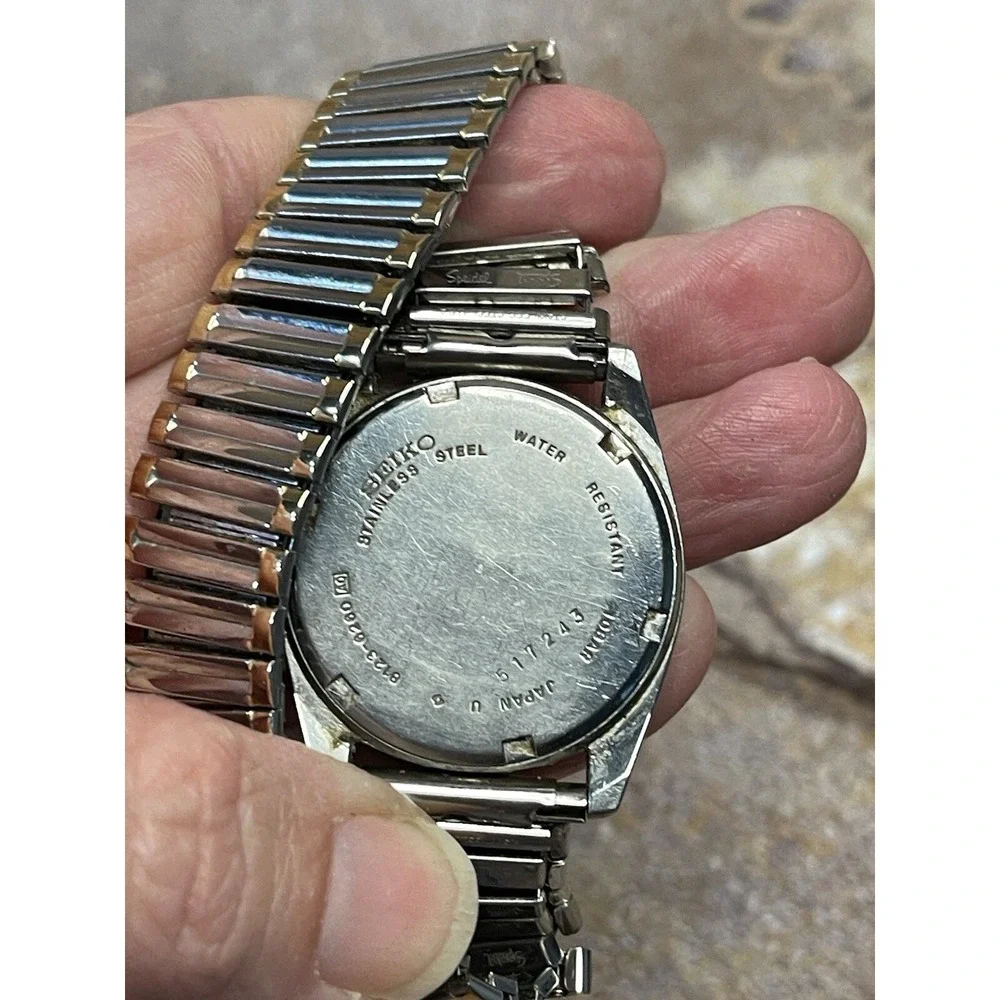 Vintage Seiko Men's Watch Japan Movement New Battery Installed 100' Water Depth